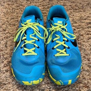 Hot colors 🔥 Nike Women’s Blue and Neon Yellow Training Sneakers